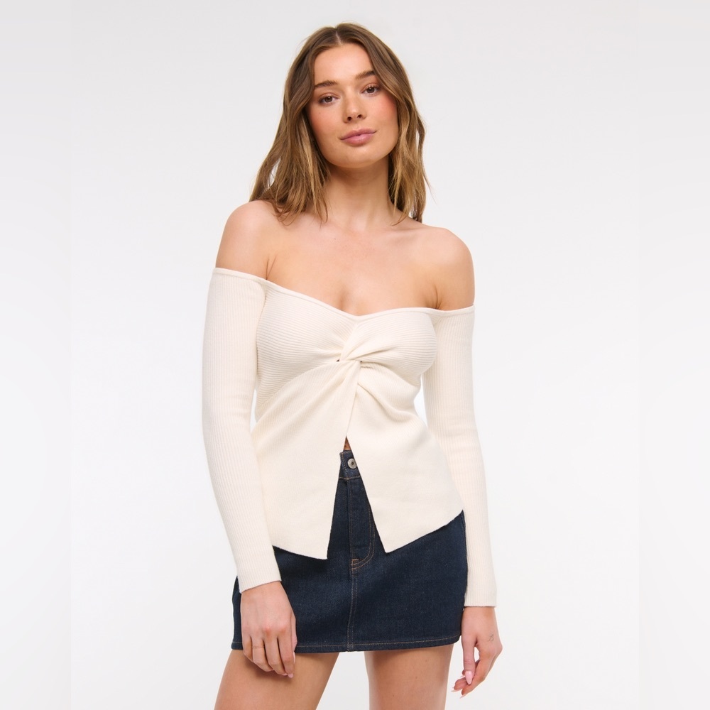 Abercrombie & Fitch Off-the-Shoulder Twist Front Sweater - Cream